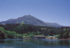 カタライザー　生駒岳と湖